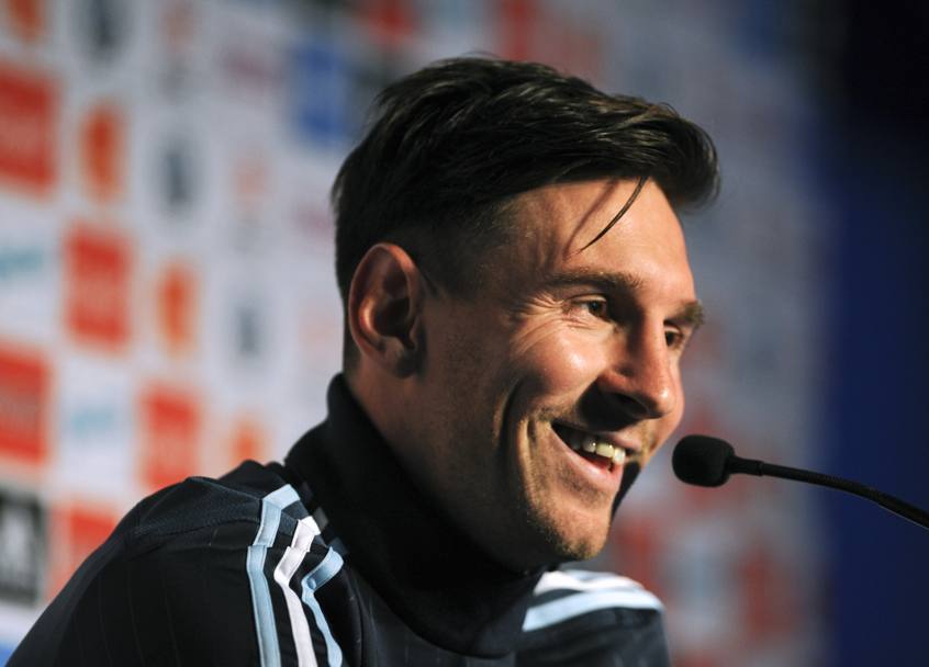 Messi in conferenza stampa, dopo l&#39;arrivo dell&#39;Albiceleste nel ritiro cileno di La Serena: la partita d&#39;esordio sabato 13 giugno ore 23.30 ora italiana, contro la selezione paraguayana. (Afp)